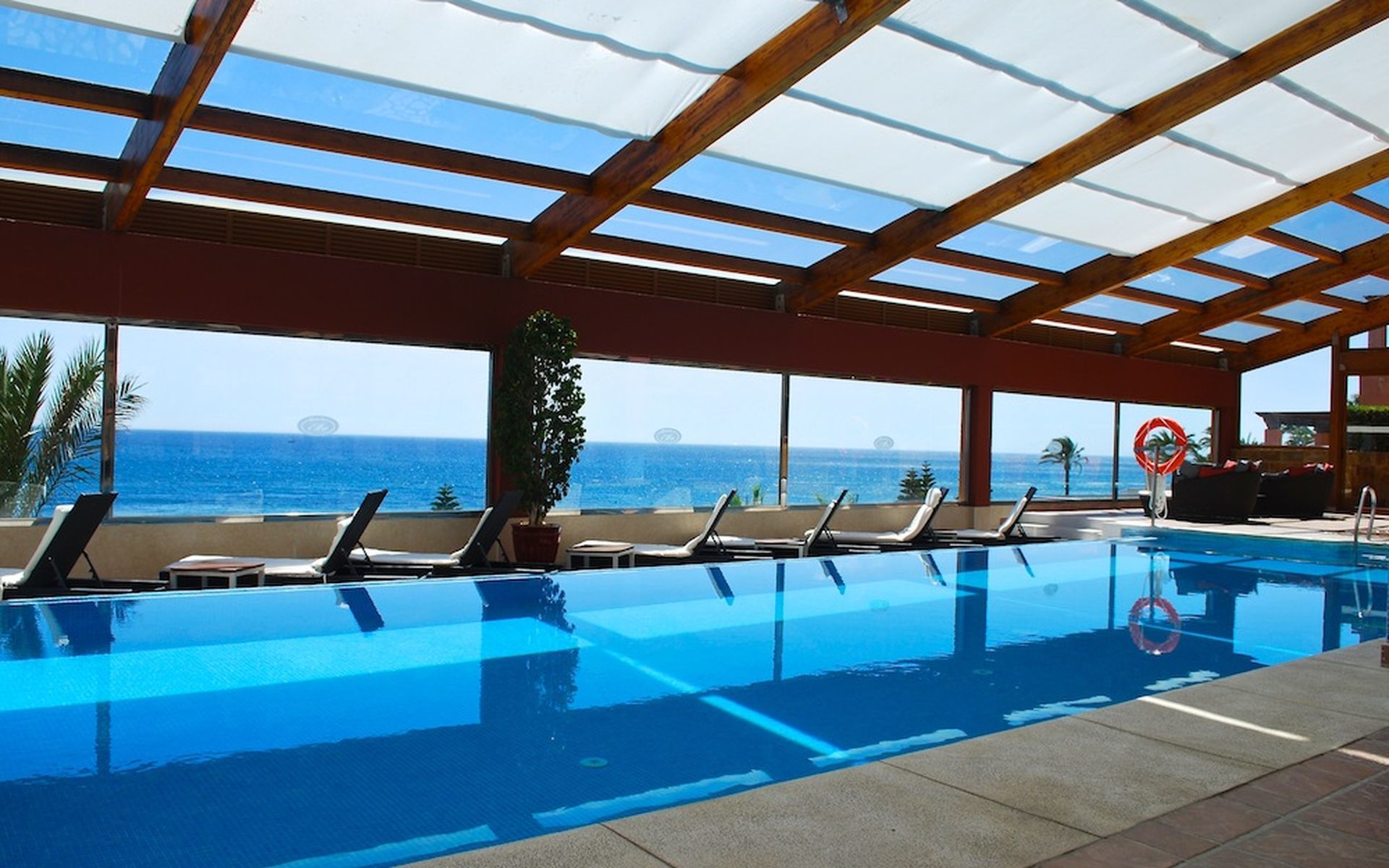 Elba Estepona Gran Hotel & Thalasso Spa Dış mekan fotoğraf The pool at the hotel