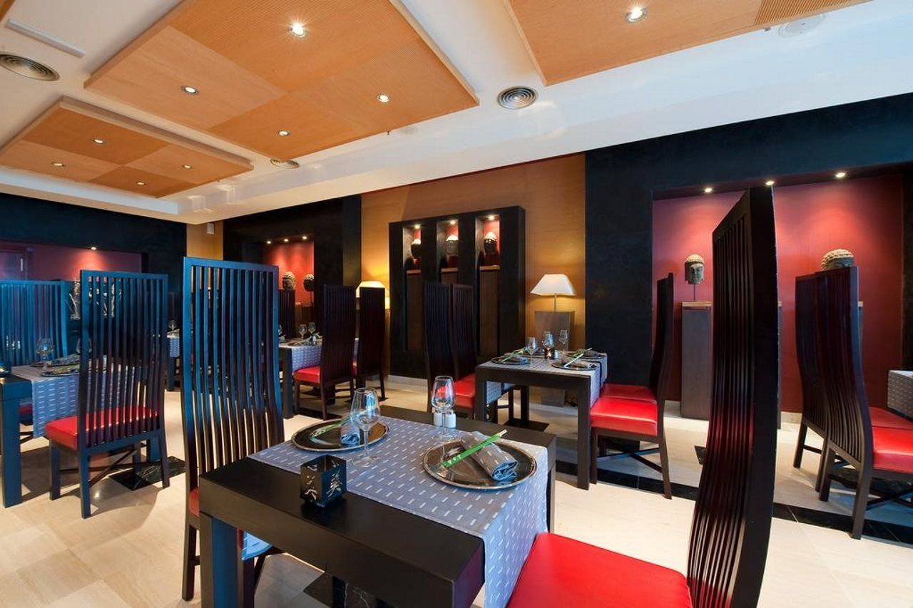 Elba Estepona Gran Hotel & Thalasso Spa Dış mekan fotoğraf The interior of the restaurant